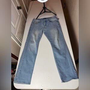 TRUE RELIGION RICKY STRAIGH FLAP POCKET JEANS IN LIGHT WASH SZ 34